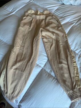 Alice + Olivia Tan Sweat Jogger Pants